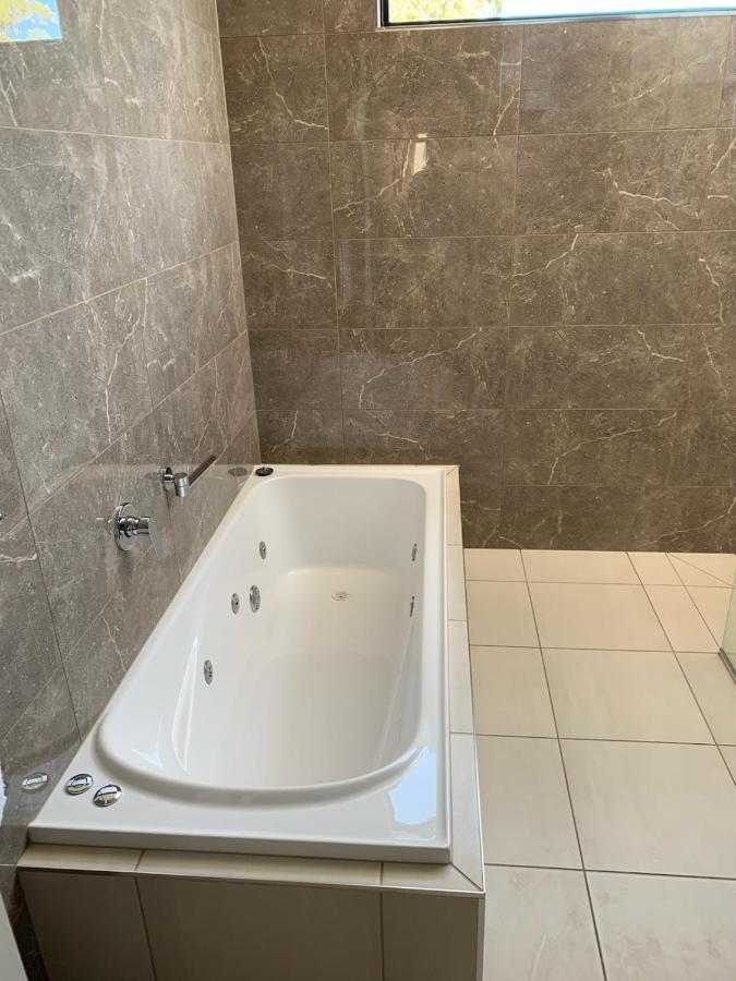Captains Cove 1St Floor Spa Luxury Apartments - Free Netflix Paynesville Exterior photo